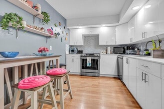 Building Photo - 1904 S Ocean Dr