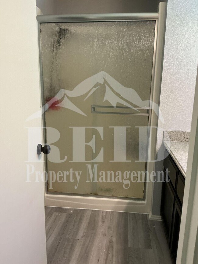 Building Photo - SILVERDALE - 4BED 3 BATH HOME HEART OF SILVERDALE