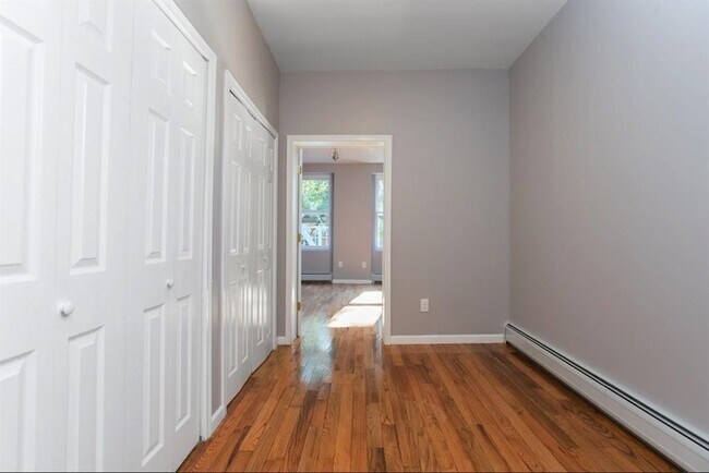 Building Photo - 80 Wayne St