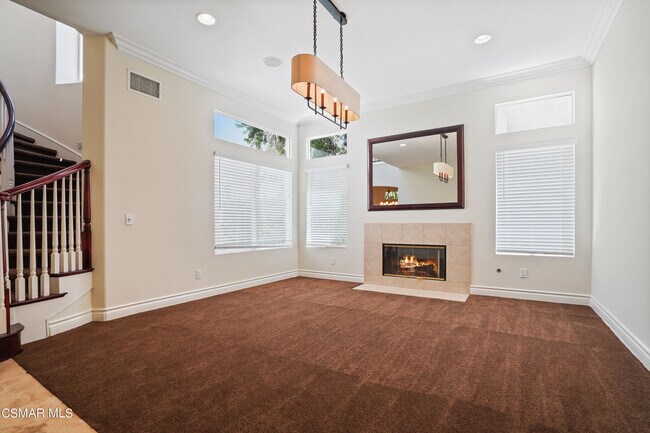 Building Photo - 6077 Mandeville Pl