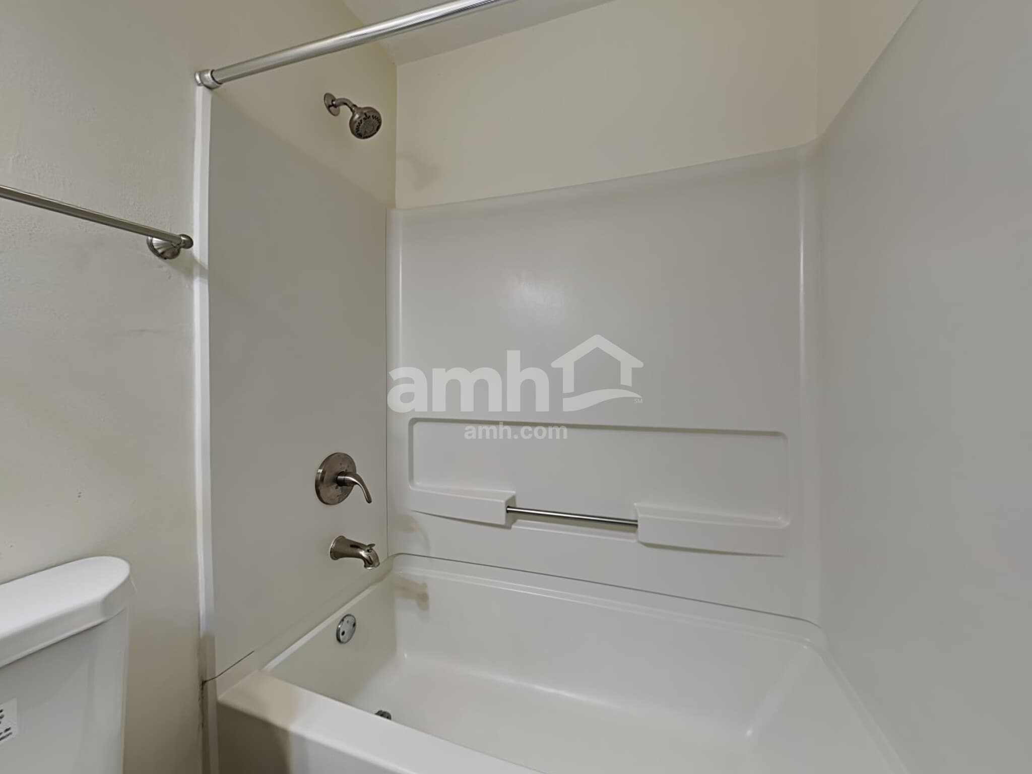 Building Photo - 15 Flamingo Ct