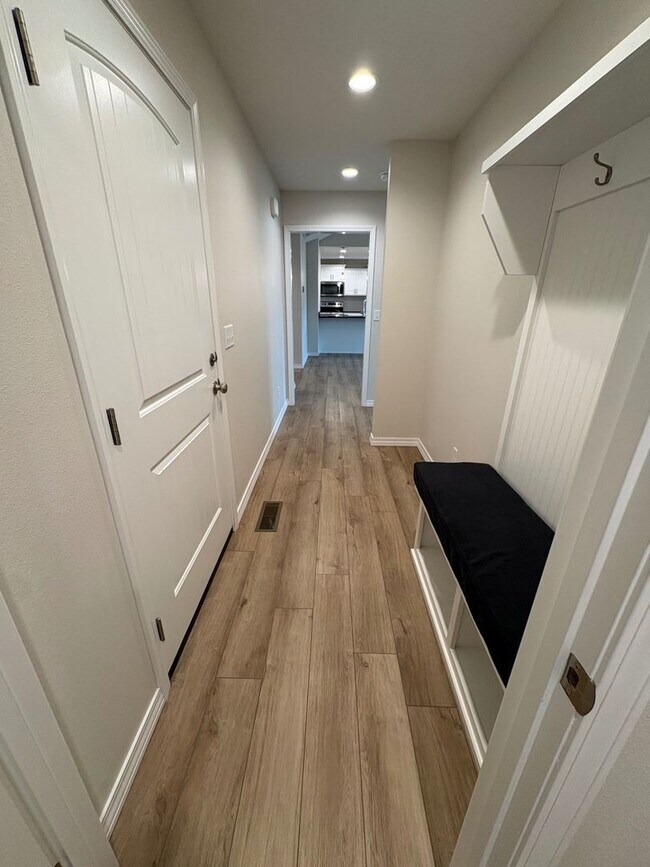 Building Photo - Check out this beautiful newly built 3-bedroom, 2-bathroom home in Springfield!