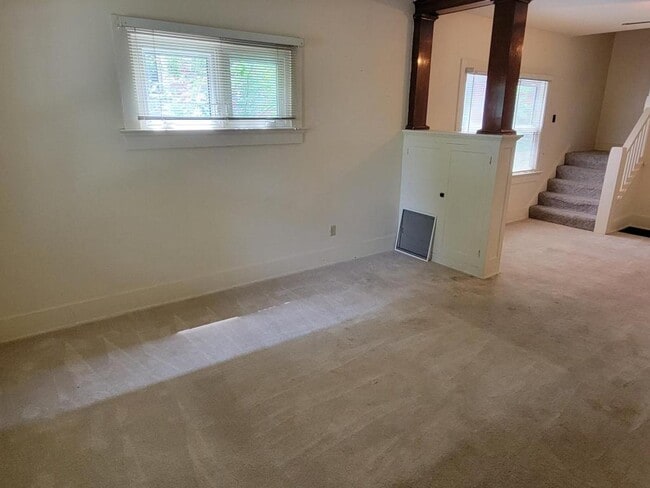 Building Photo - 1053 Highland Ave