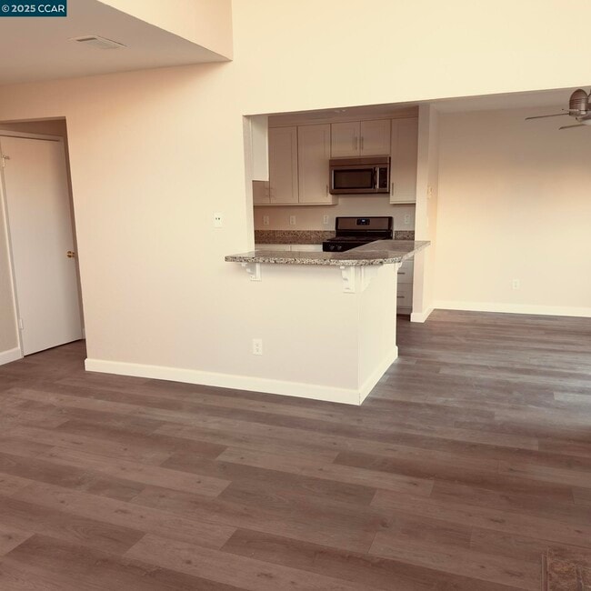 Building Photo - 202 Almondtree Ln