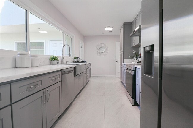 Building Photo - 2525 E Ocean Blvd