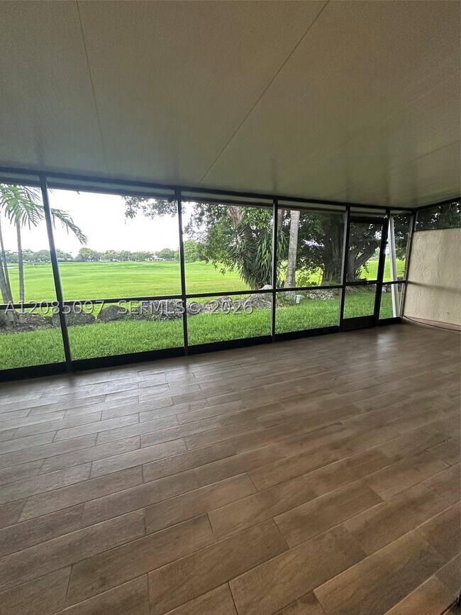 Building Photo - 14357 Kendale Lakes Dr