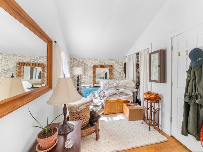 Building Photo - 944 Totoket Rd