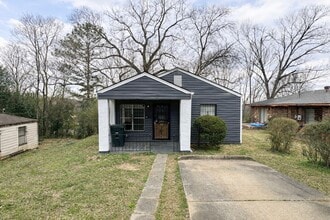 Building Photo - 249 Gloria Rd SW