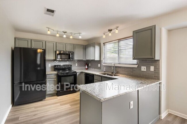 Building Photo - 4849 N Foxtail Dr