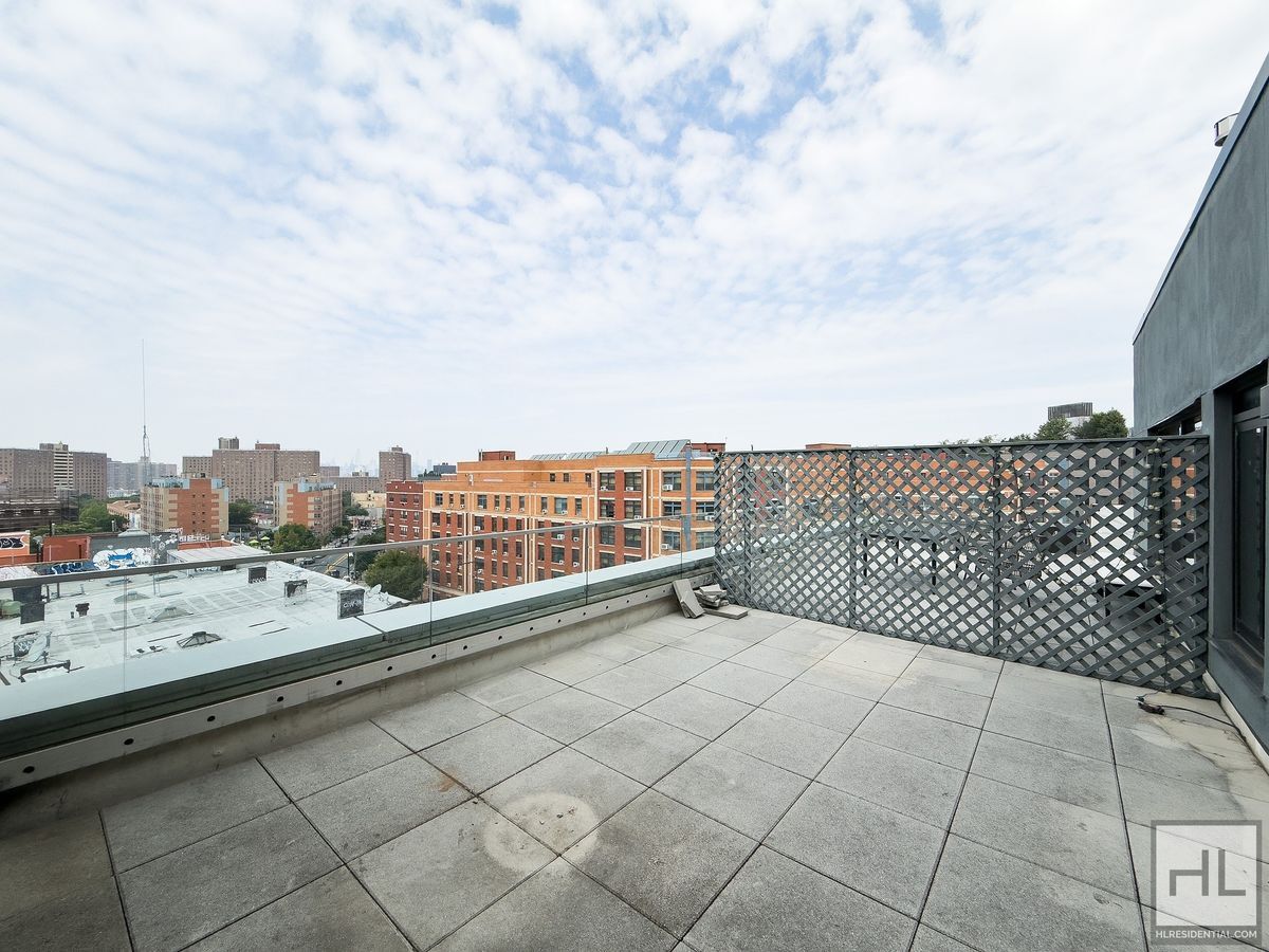 Building Photo - Bushwick Avenue / Spacious Penthouse 2-Bed...