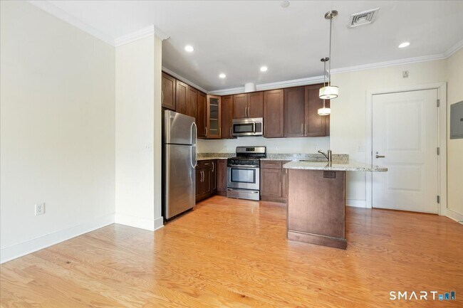 Building Photo - 485 Summer St