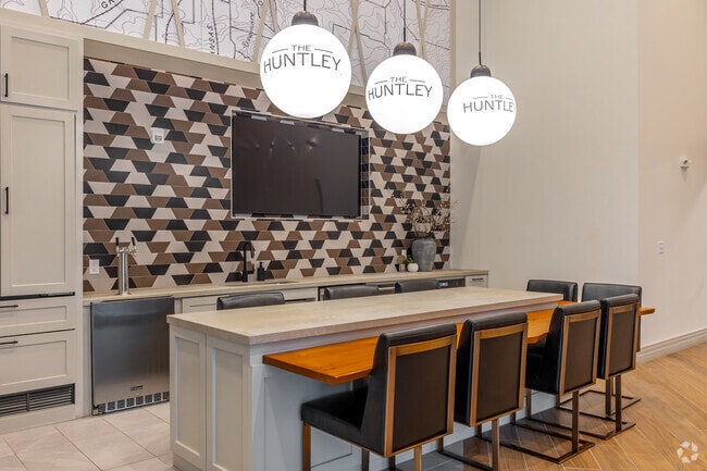 Interior Photo - The Huntley