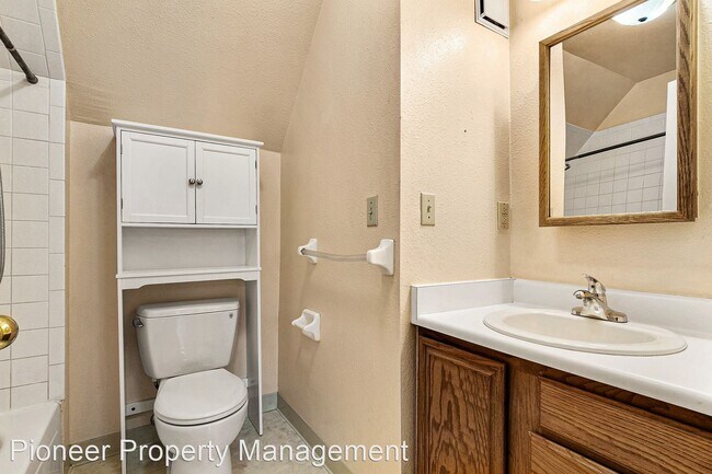 Building Photo - 2 br, 1.5 bath House - 415 E Colorado Ave
