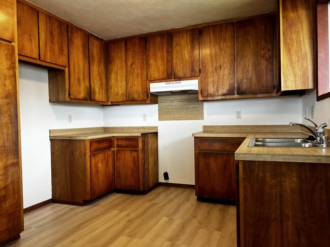 Building Photo - 25-209-209 Hana St