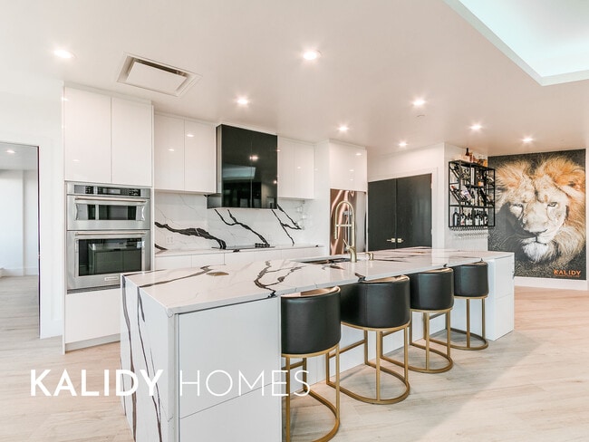 Building Photo - 5900 Mosteller Dr