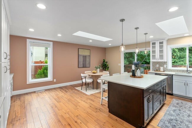 Building Photo - 6315 142nd Ave SE