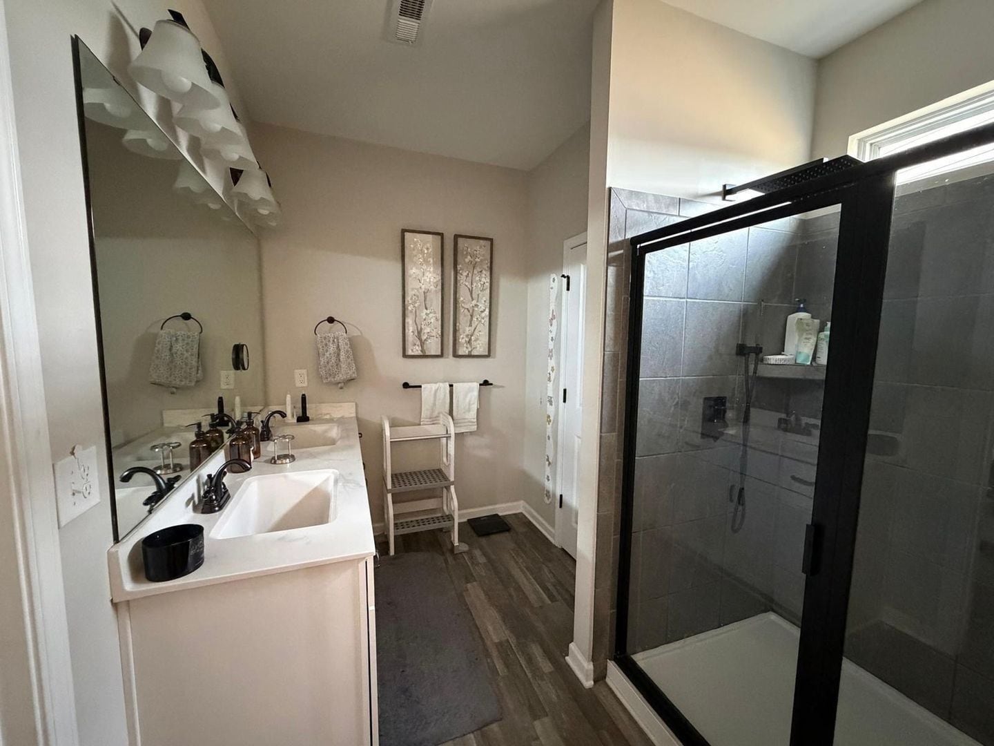 Building Photo - 332 Ox Bow Cir