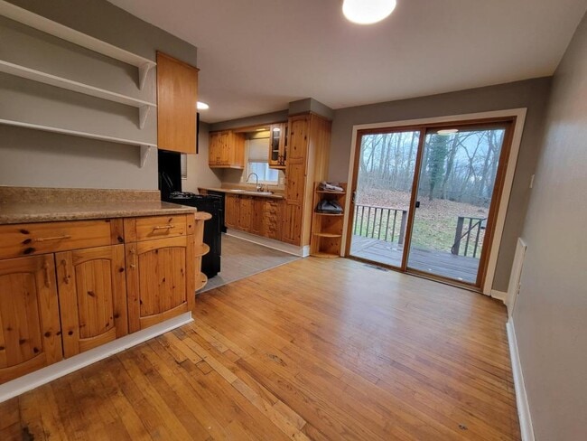 Building Photo - 137 Rosemont Dr