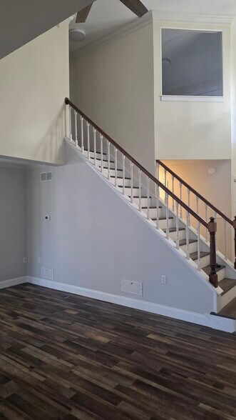 Building Photo - 4296 Wimbledon Dr