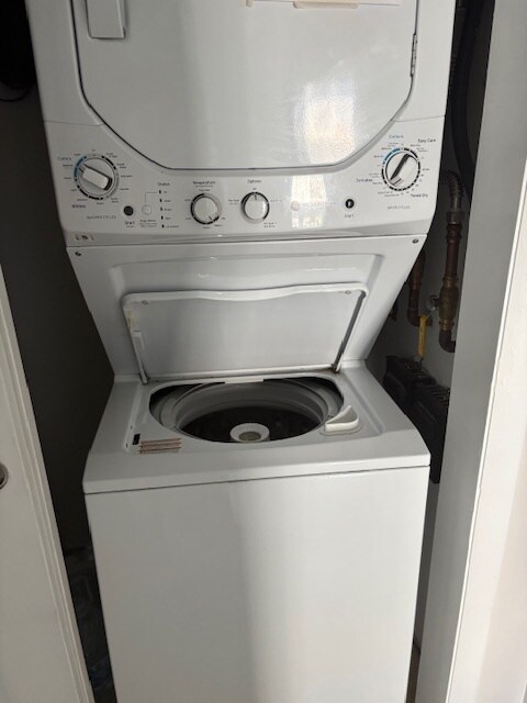 Building Photo - 4800 Ocean Beach Blvd