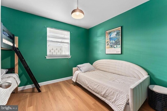 Building Photo - 601 Hanson Ave