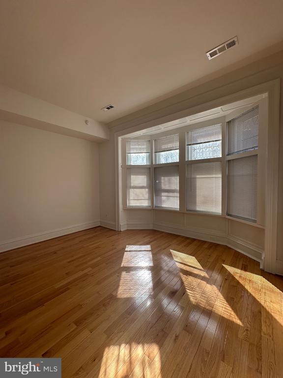 Building Photo - 343 S 18th St