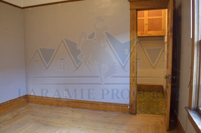 Building Photo - 358 N 5th St