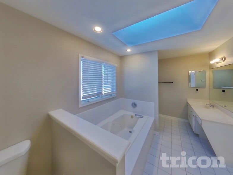 Building Photo - 7652 Brittany Ct