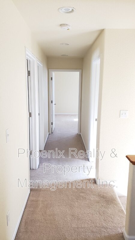 Building Photo - 302 St Ida Cir
