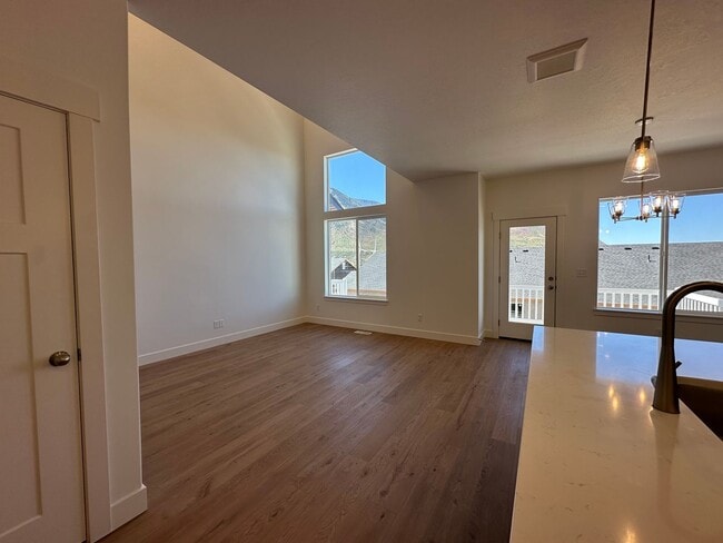 Building Photo - 5228 Acacia Dr