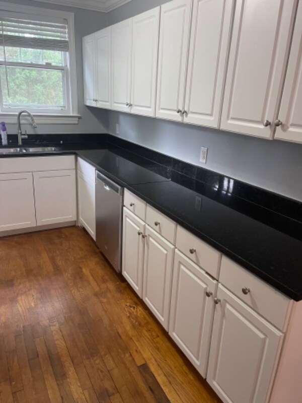 Building Photo - 3407 River Dr