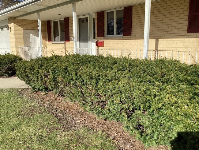 Building Photo - 155 Seymour Ave