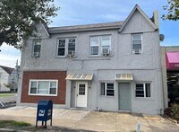 Building Photo - 1885 Park St