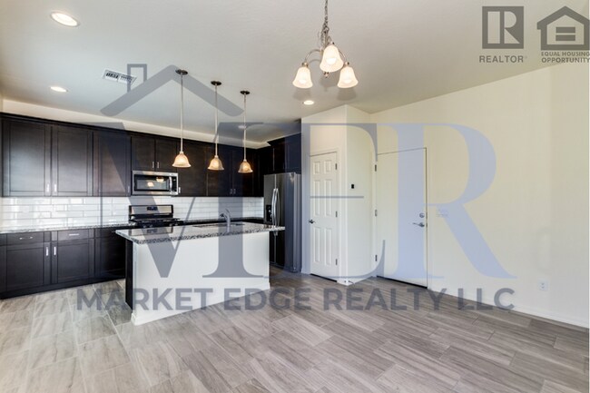 Building Photo - 3 Bed/2.5 Bath House in Gilbert! JOIN THE ...