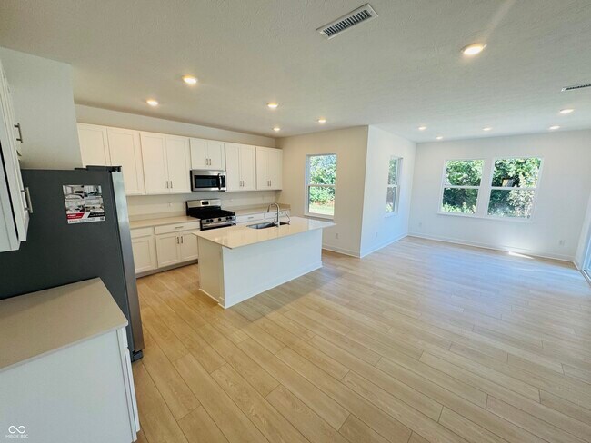 Building Photo - 1103 Marston