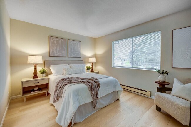 Building Photo - Sunnyvale Meadows Condo