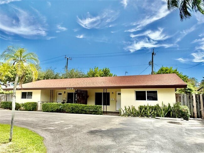 Primary Photo - 2210 NE 54th St