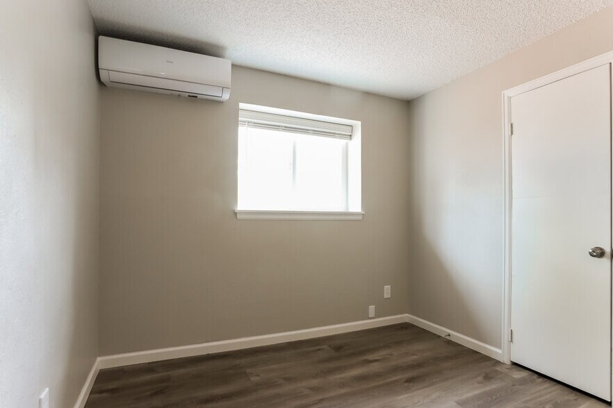 Building Photo - 2959 W 11th Ave Cir