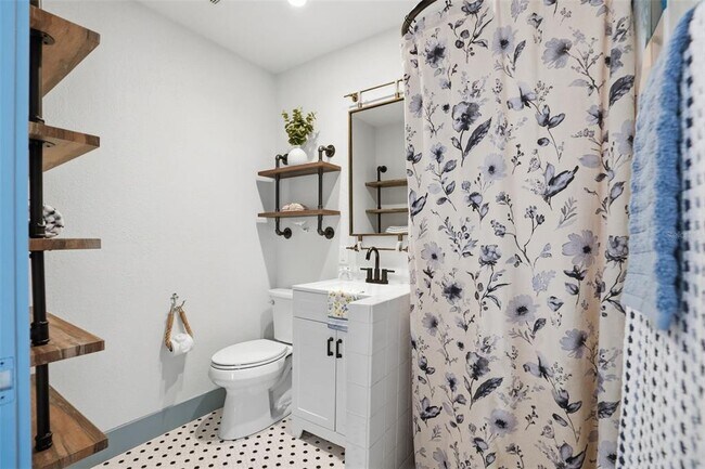 Building Photo - 759 Lantana Ave