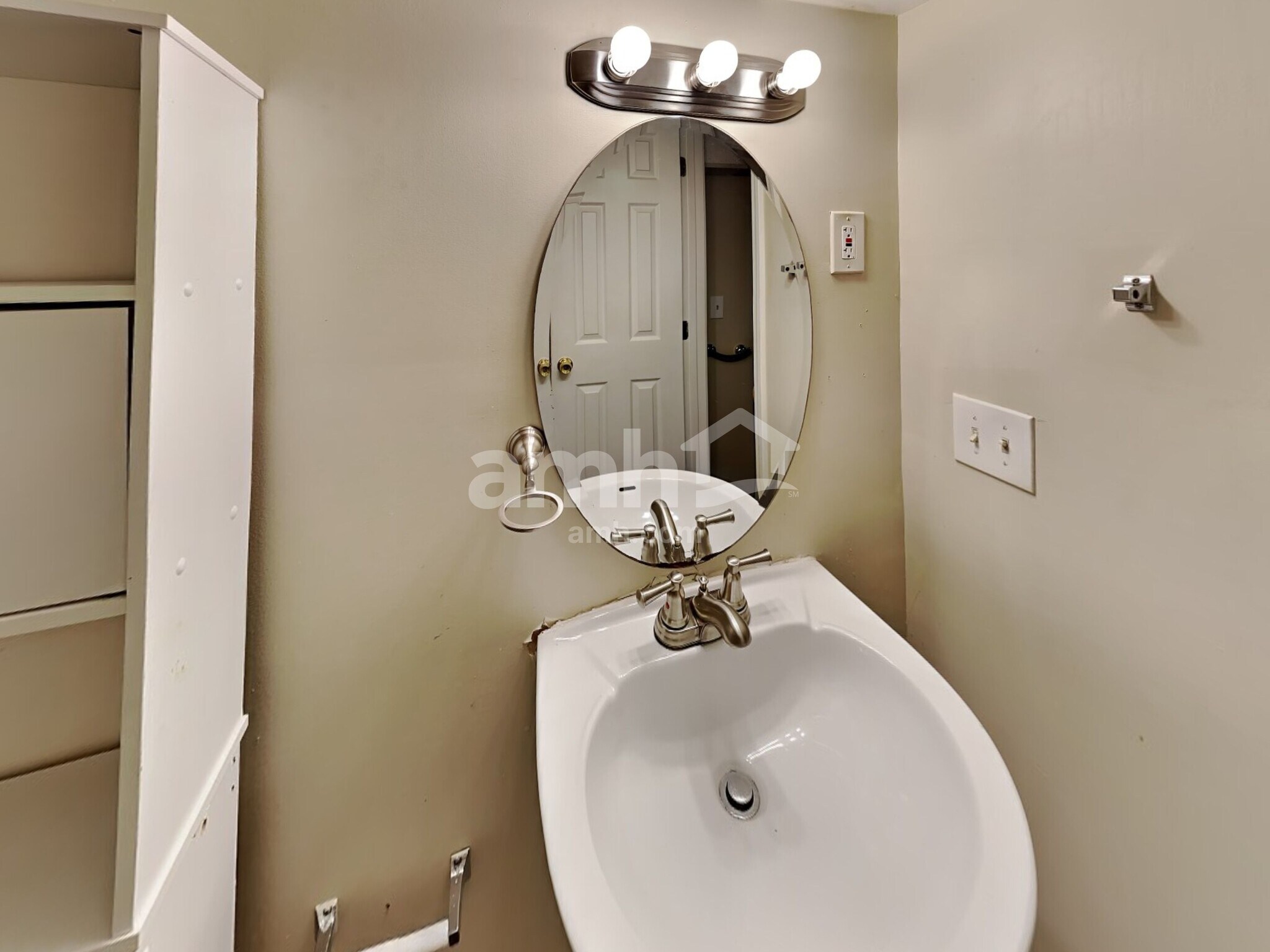 Building Photo - 3846 Deercreek Dr
