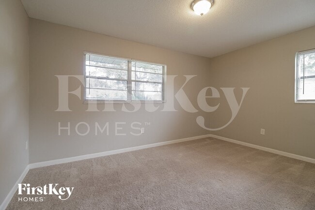 Building Photo - 1340 Sharon Dr