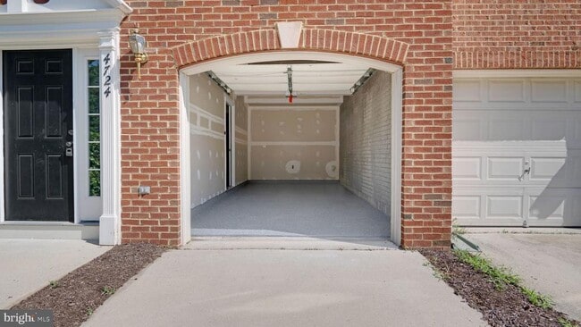 Building Photo - 4724 Hanrahan Pl