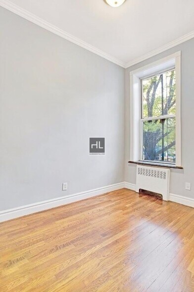 Building Photo - Hudson Street