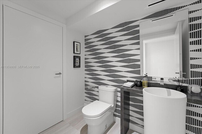 Building Photo - 4701 Meridian Ave