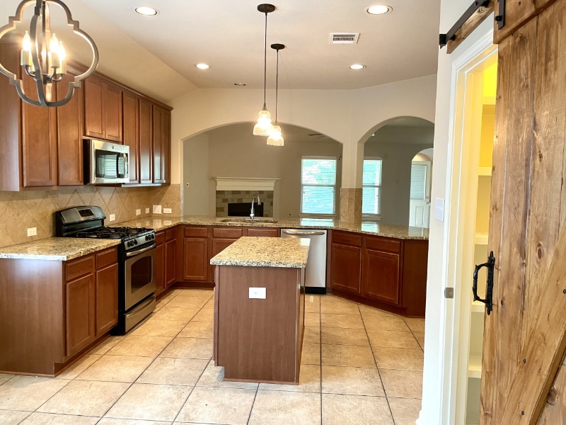 Building Photo - 4235 Fairmeadow Dr