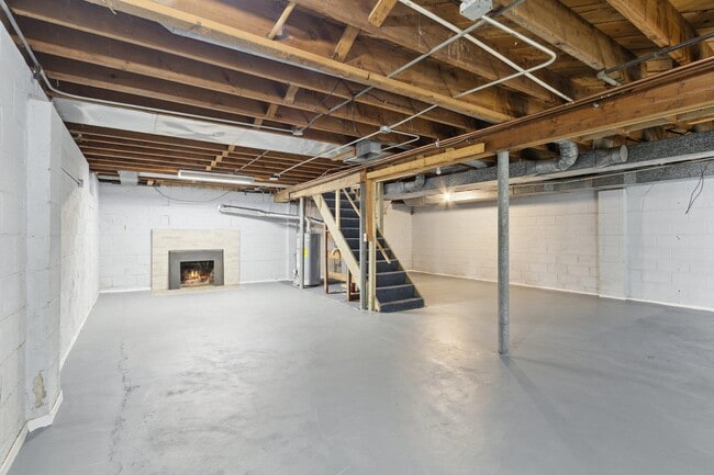 Building Photo - 504 Roland Ave