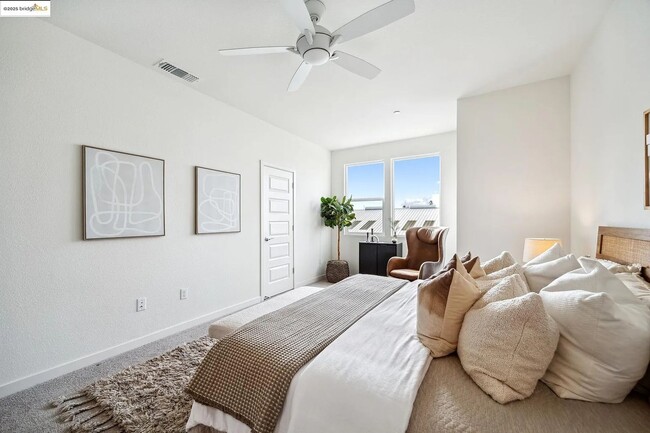 Building Photo - Modern 2+ Bedroom, 2++ Bathroom Living in ...