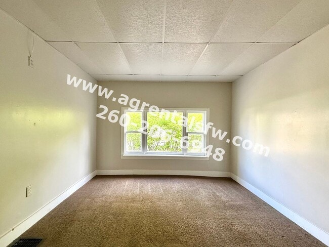 Building Photo - 2 bedroom house