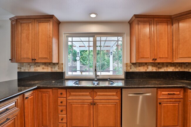 Building Photo - Spacious 3-Bedroom Scripps Ranch Home