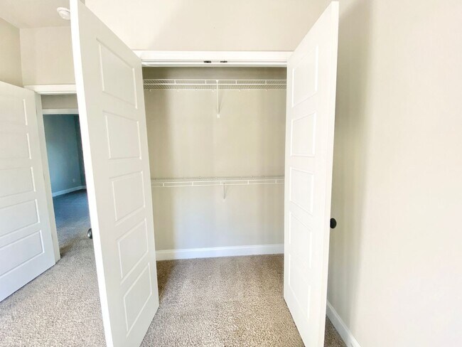 Building Photo - $1000 OFF 1st month rent!!!!Guyton Beauty!...